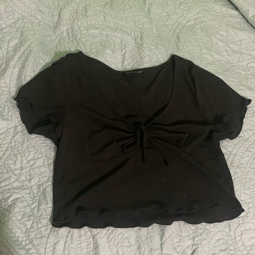 Black key hole crop top